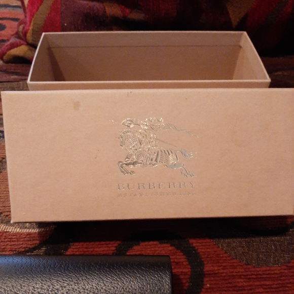 BURBERRY London Sunglasses Glasses Case - Picture 2 of 8